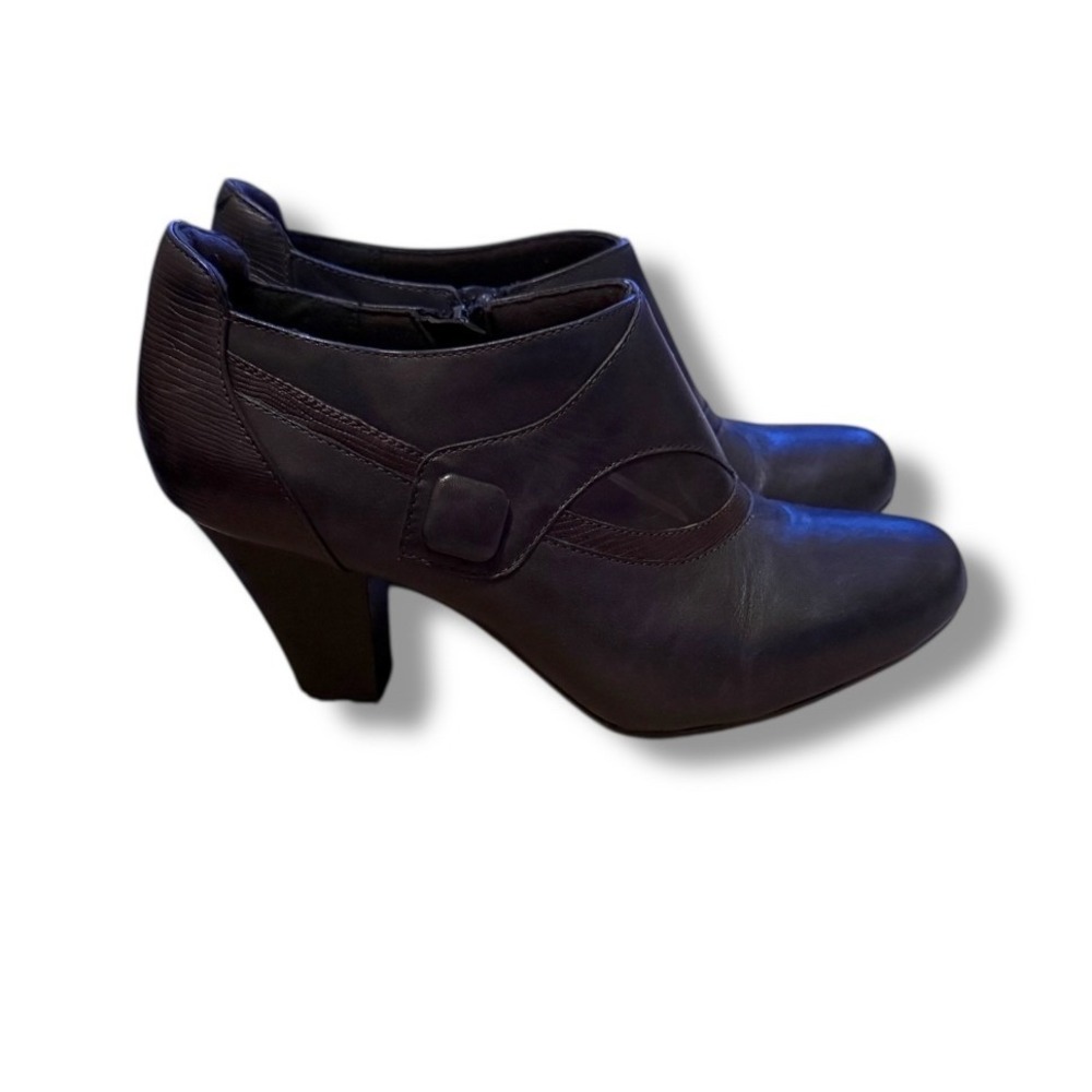 Clarks Leather Heeled Booties Women's Size 9 Gray Brown‎ Ankle Zip